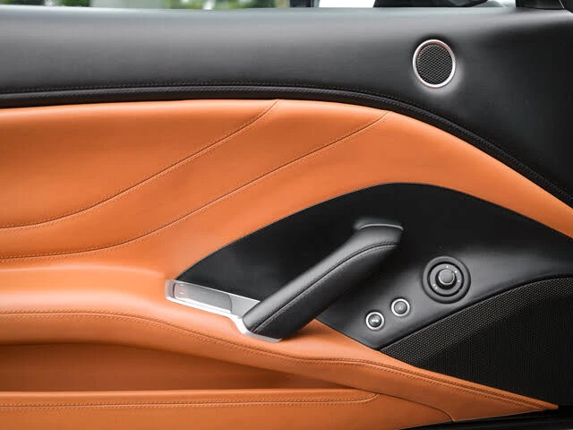 2017 Ferrari California T - Image 15 of 31