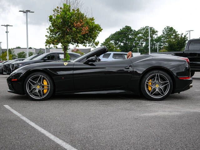 2017 Ferrari California T - Image 7 of 31