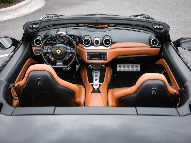 2017 Ferrari California T - Image 31 of 31