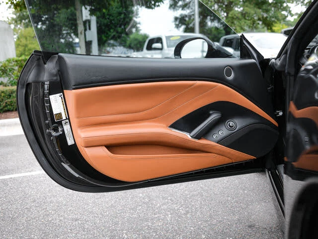 2017 Ferrari California T - Image 14 of 31