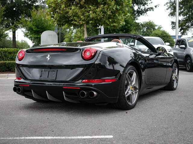 2017 Ferrari California T - Image 10 of 31