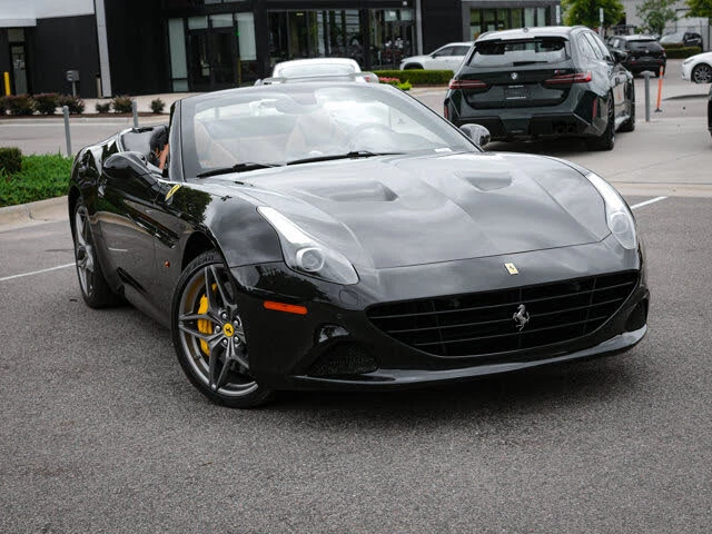 2017 Ferrari California T - Image 2 of 31