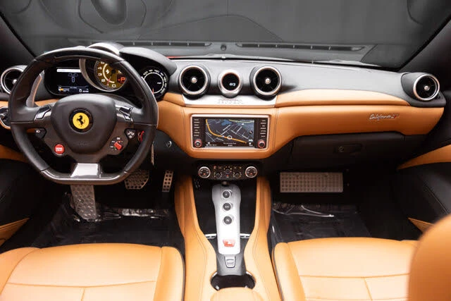 2017 Ferrari California T - Image 3 of 31