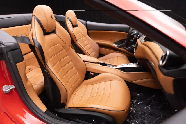 2017 Ferrari California T - Image 10 of 31