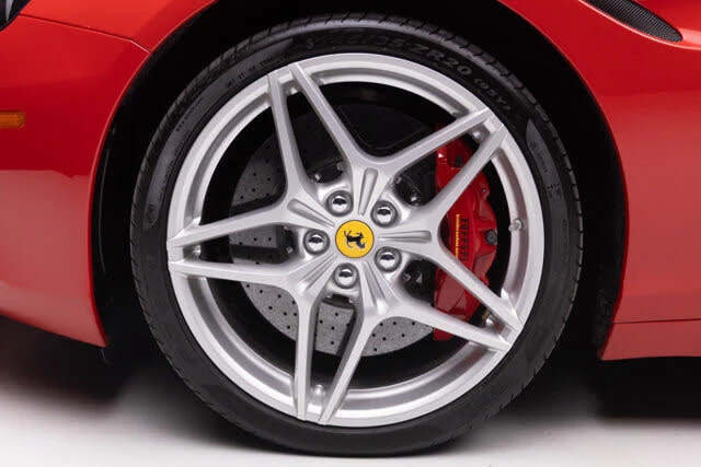 2017 Ferrari California T - Image 5 of 31