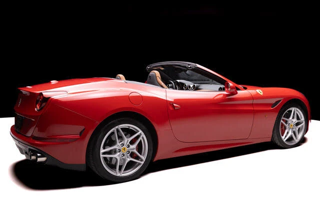2017 Ferrari California T - Image 25 of 31