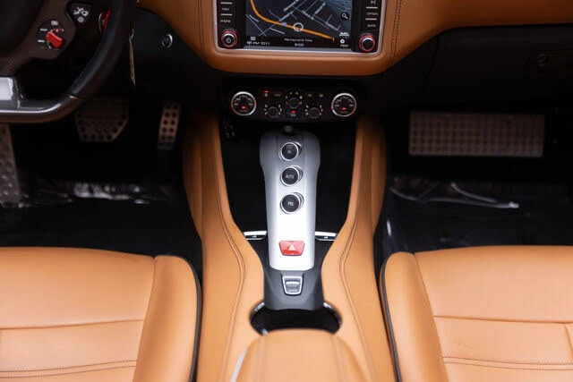 2017 Ferrari California T - Image 9 of 31