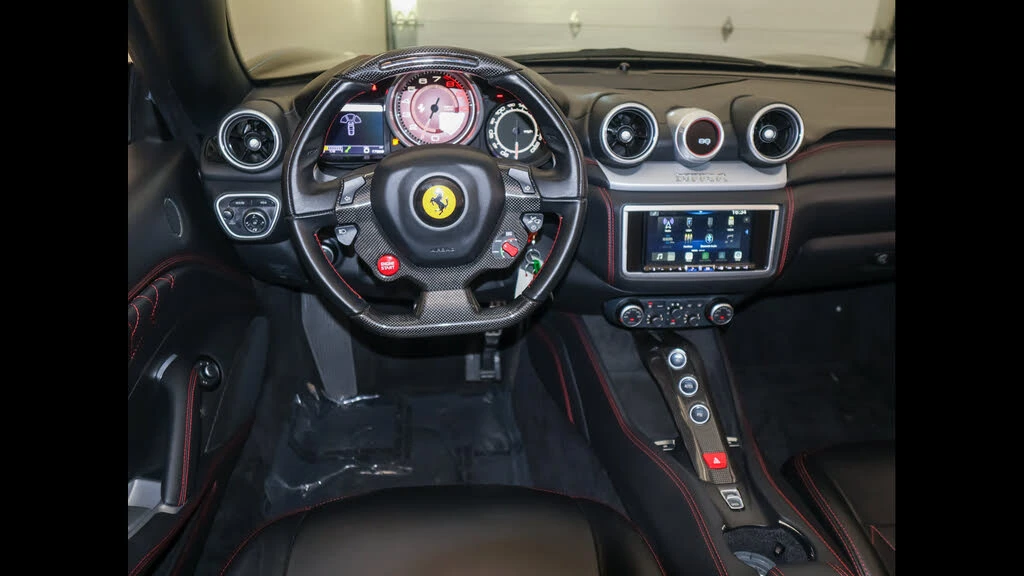 2017 Ferrari California T - Image 23 of 31