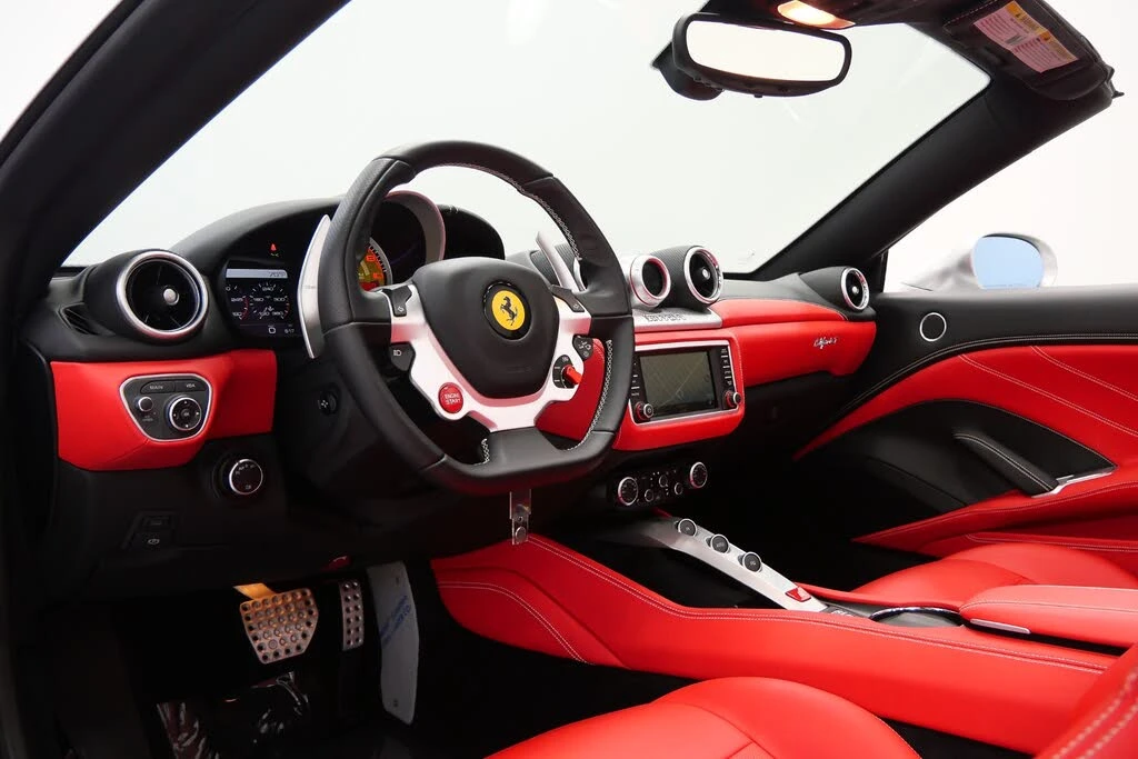 2017 Ferrari California T - Image 13 of 31