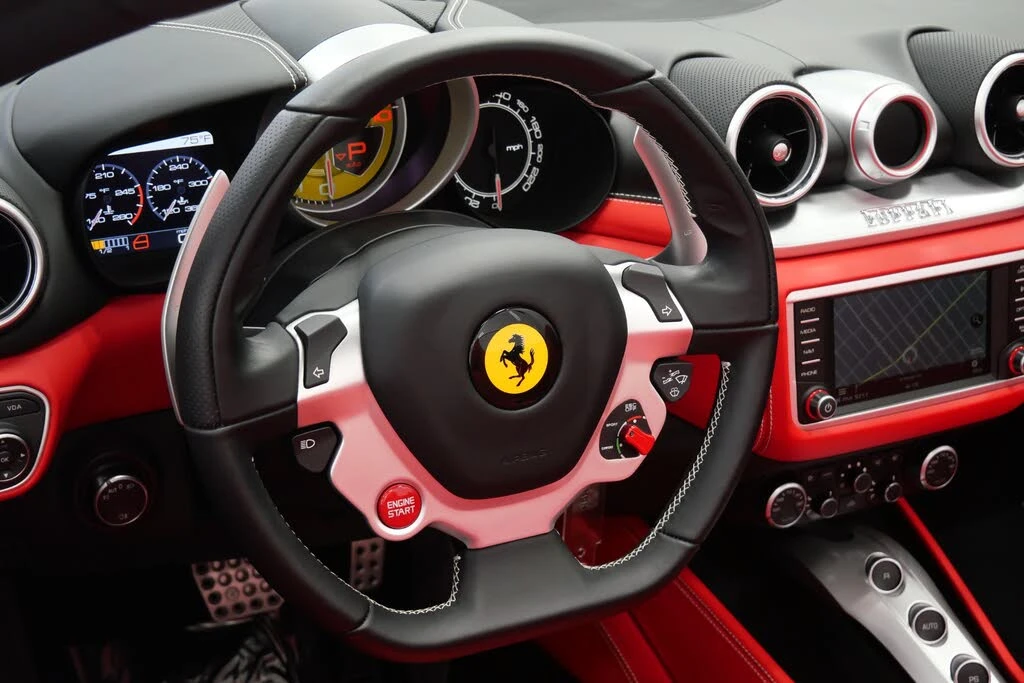2017 Ferrari California T - Image 15 of 31