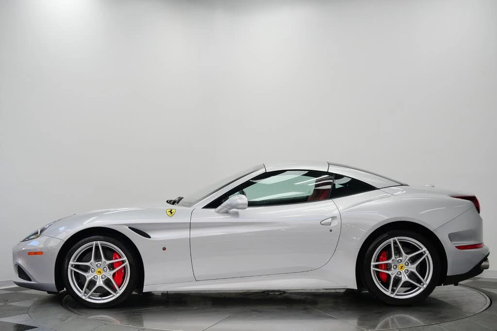 2017 Ferrari California T - Image 6 of 31