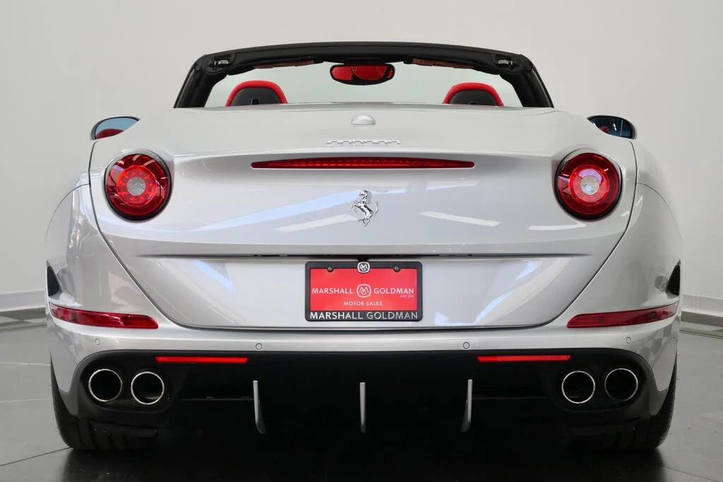 2017 Ferrari California T - Image 8 of 31