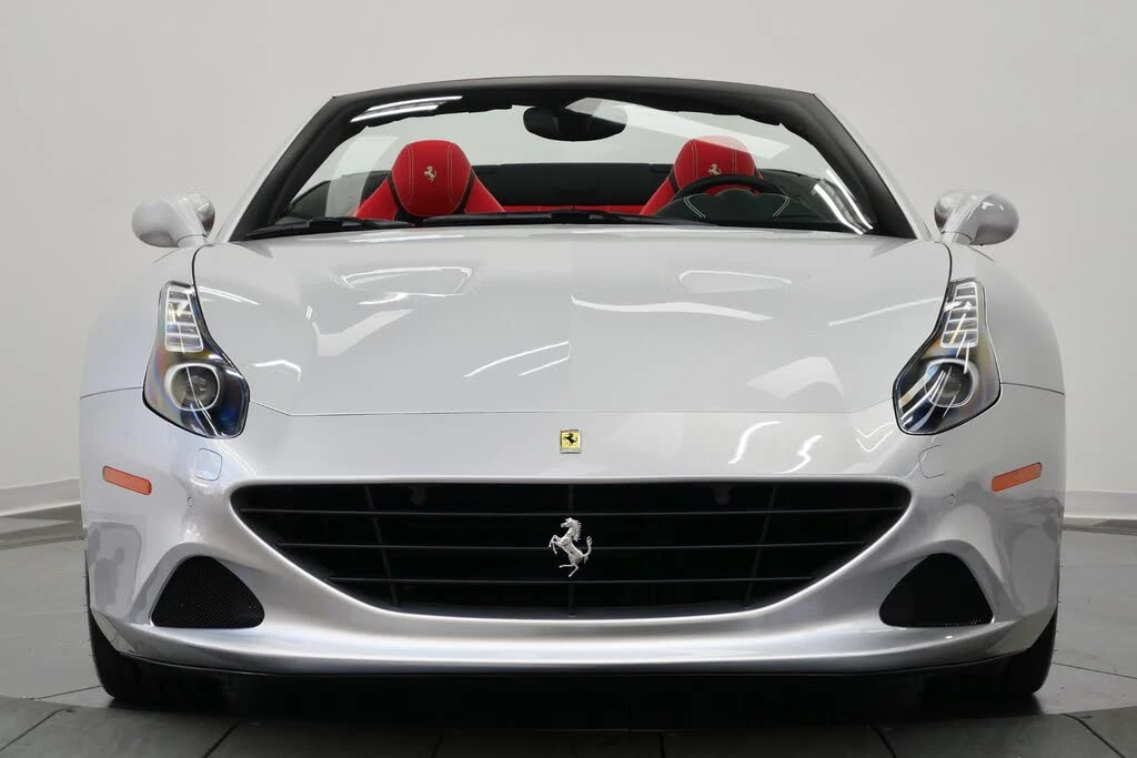 2017 Ferrari California T - Image 4 of 31
