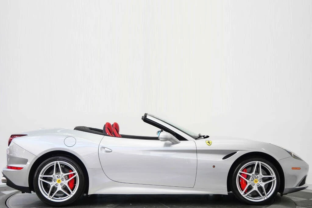 2017 Ferrari California T - Image 2 of 31