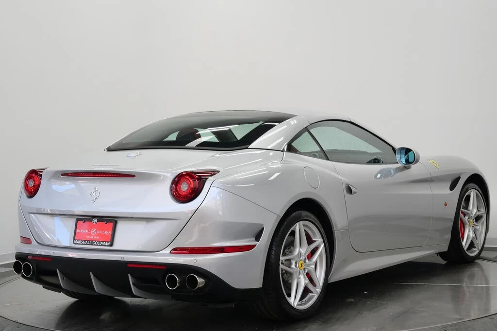 2017 Ferrari California T - Image 9 of 31