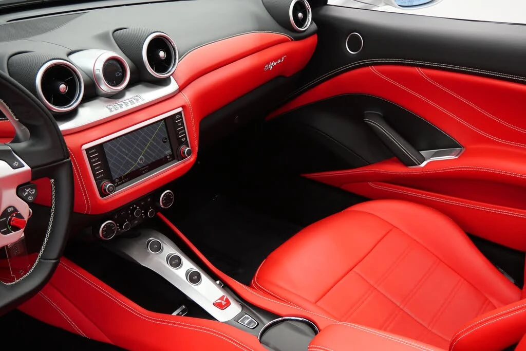 2017 Ferrari California T - Image 31 of 31