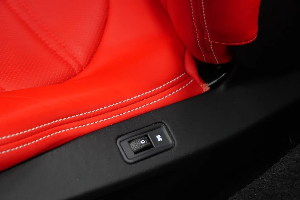 2017 Ferrari California T - Image 27 of 31