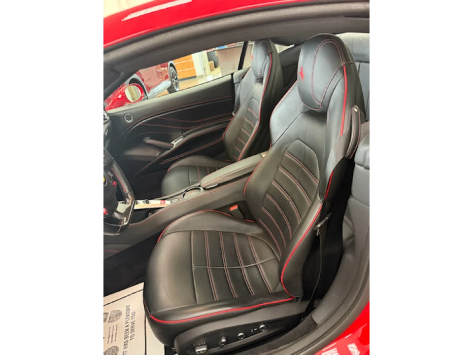 2017 Ferrari California T - Image 9 of 12