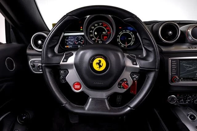 2017 Ferrari California T - Image 6 of 31