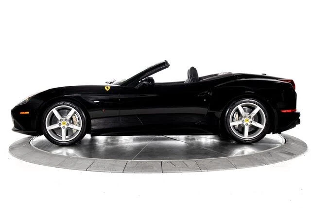2017 Ferrari California T - Image 3 of 31