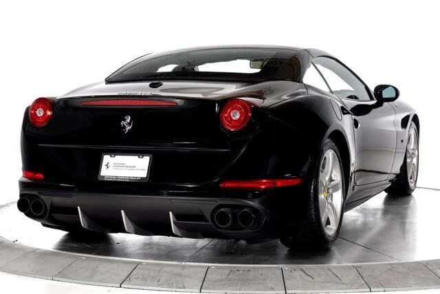 2017 Ferrari California T - Image 11 of 31