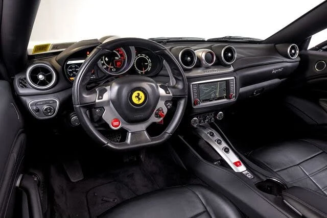 2017 Ferrari California T - Image 5 of 31
