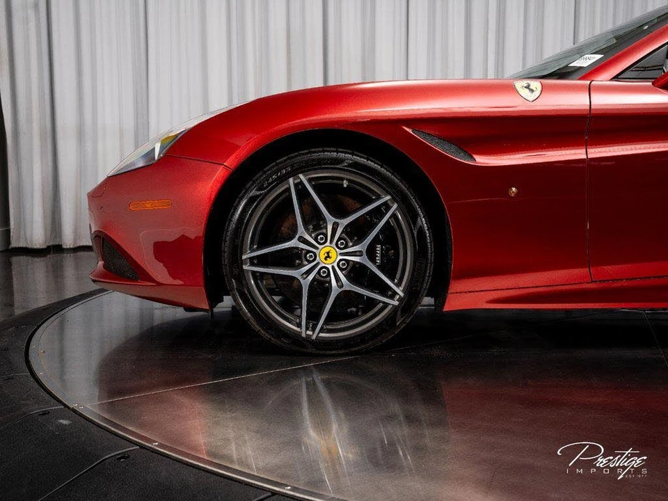 2017 Ferrari California T - Image 19 of 31