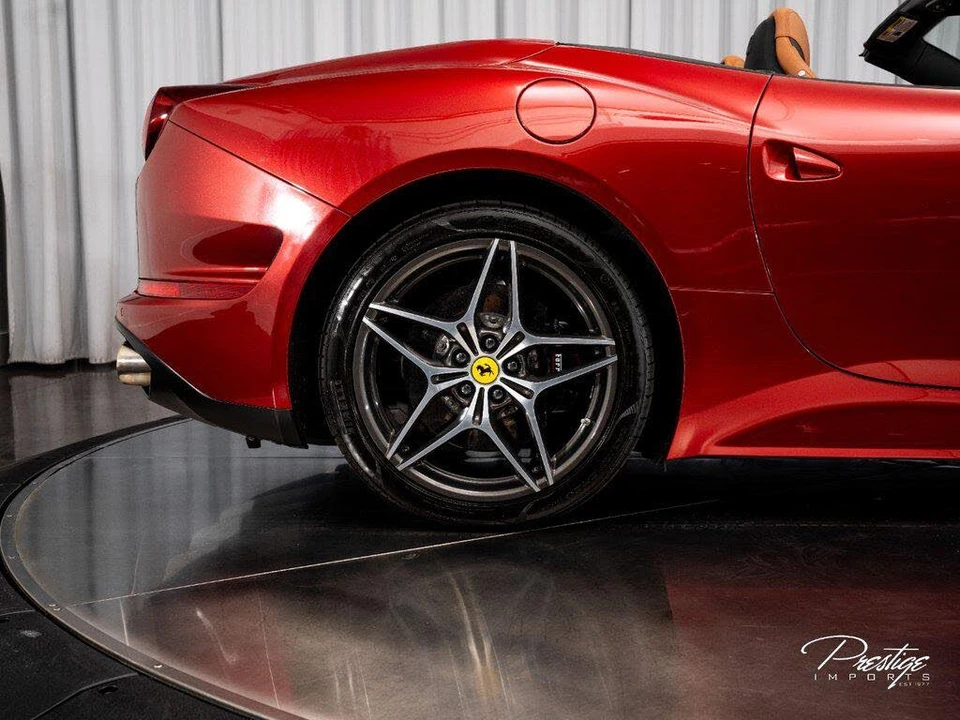 2017 Ferrari California T - Image 23 of 31