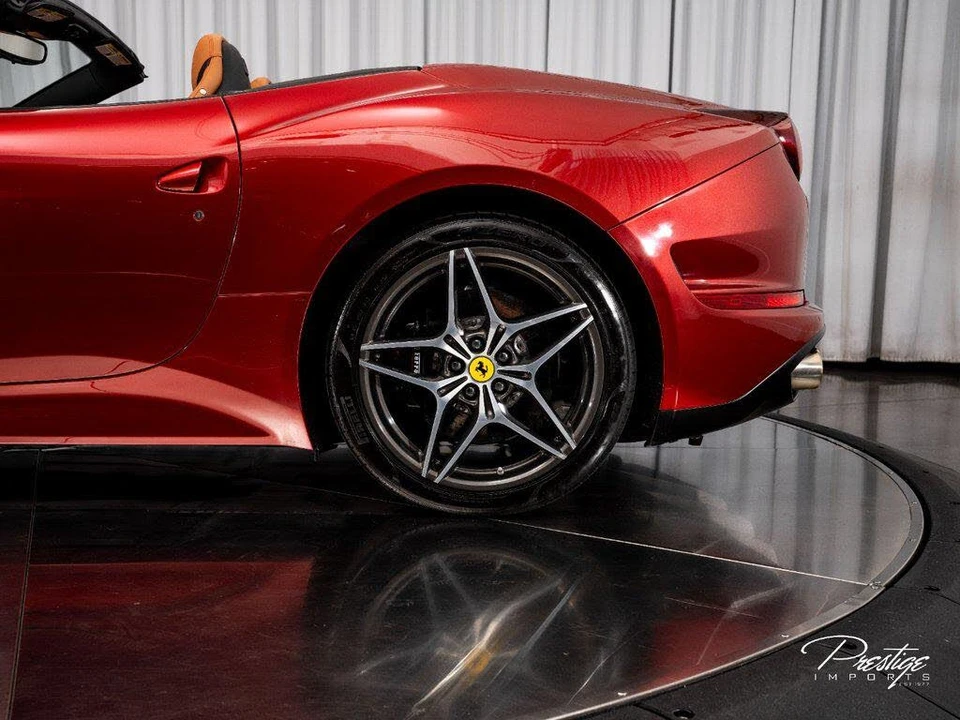 2017 Ferrari California T - Image 20 of 31