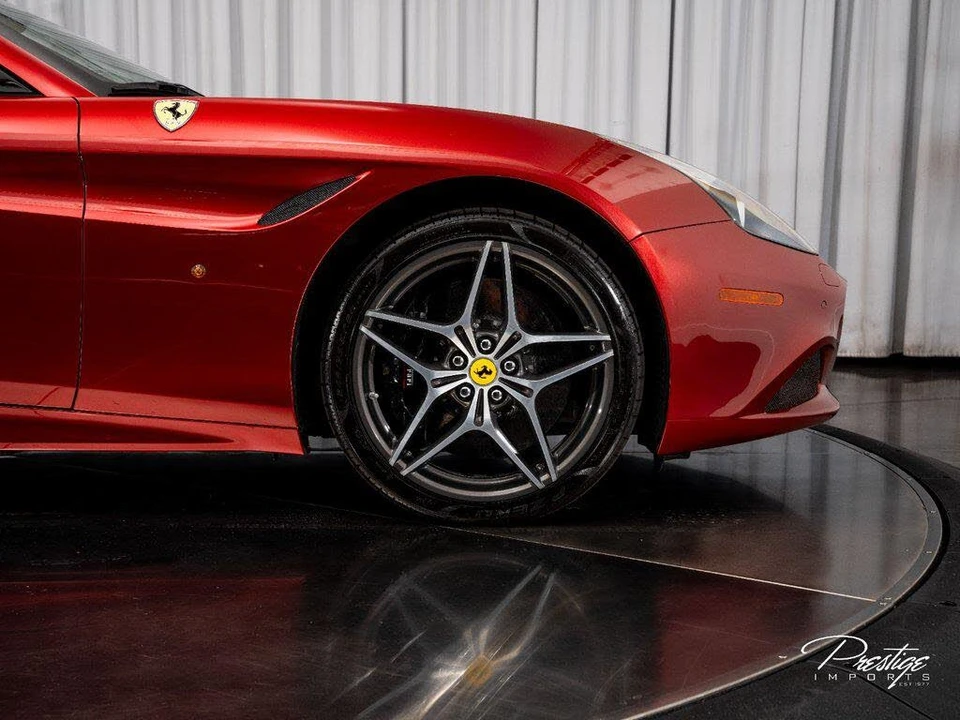 2017 Ferrari California T - Image 24 of 31