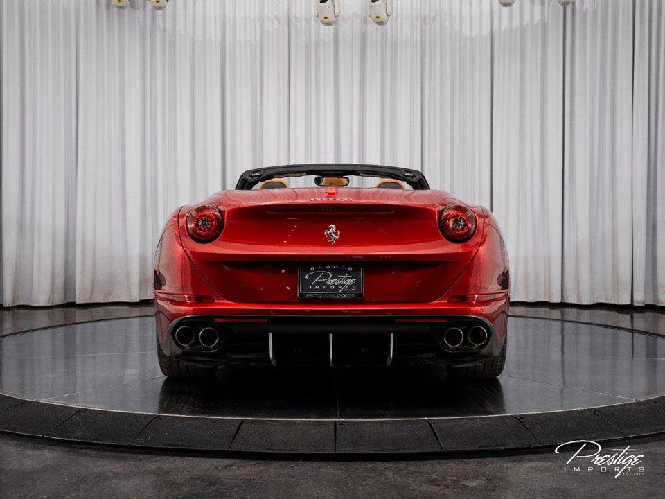 2017 Ferrari California T - Image 12 of 31