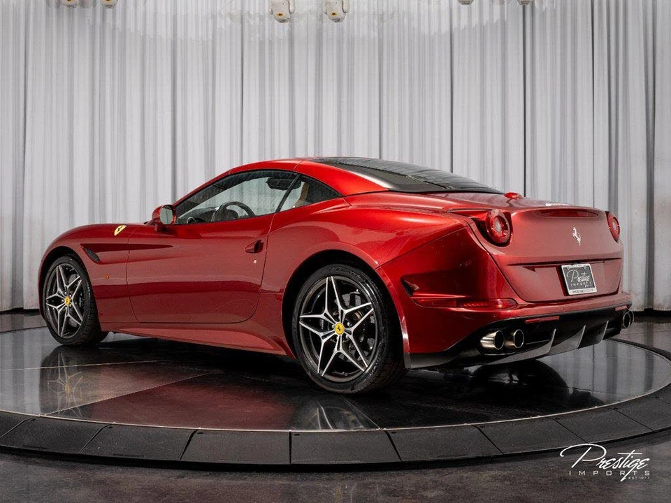 2017 Ferrari California T - Image 7 of 31