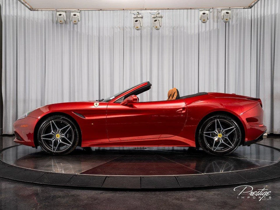 2017 Ferrari California T - Image 2 of 31