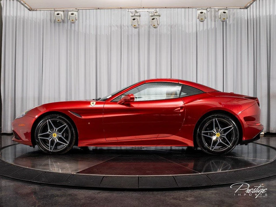 2017 Ferrari California T - Image 6 of 31