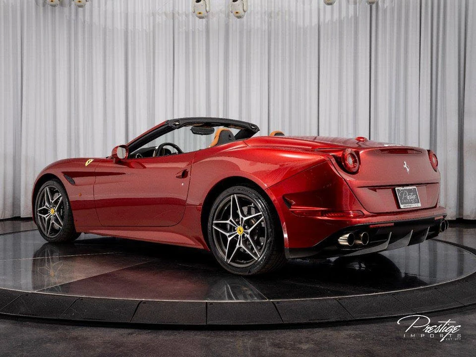 2017 Ferrari California T - Image 11 of 31