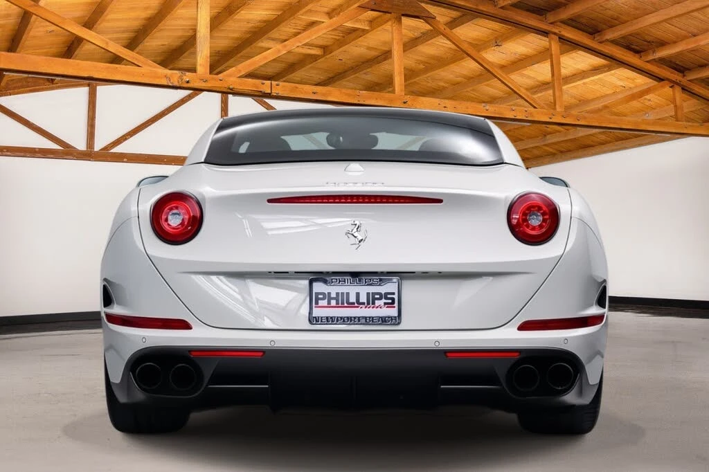 2017 Ferrari California T - Image 5 of 31