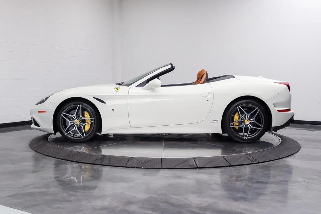 2017 Ferrari California T - Image 18 of 31