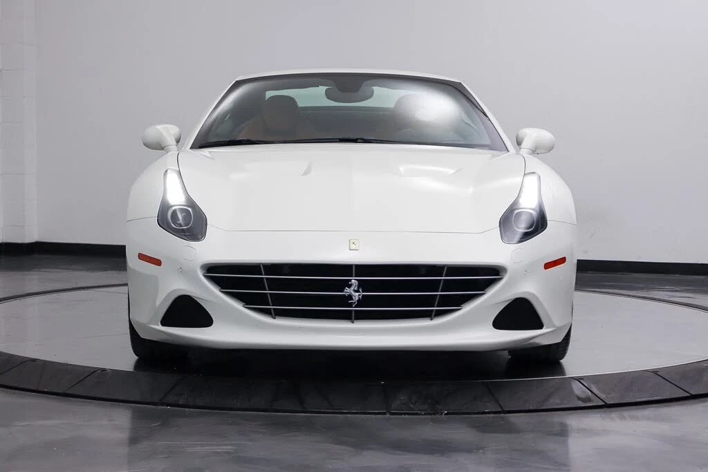 2017 Ferrari California T - Image 9 of 31