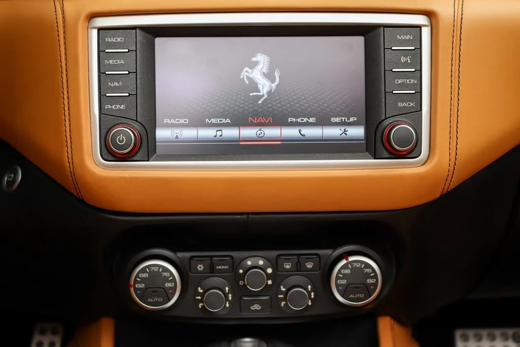 2017 Ferrari California T - Image 26 of 31