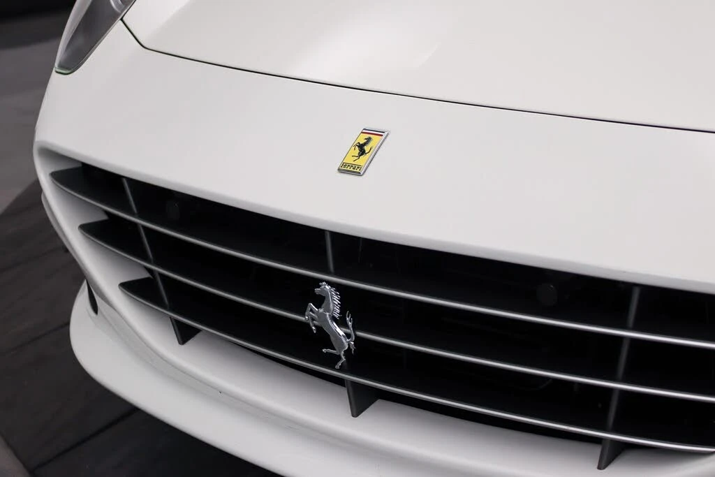 2017 Ferrari California T - Image 12 of 31