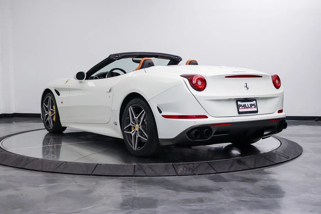 2017 Ferrari California T - Image 19 of 31