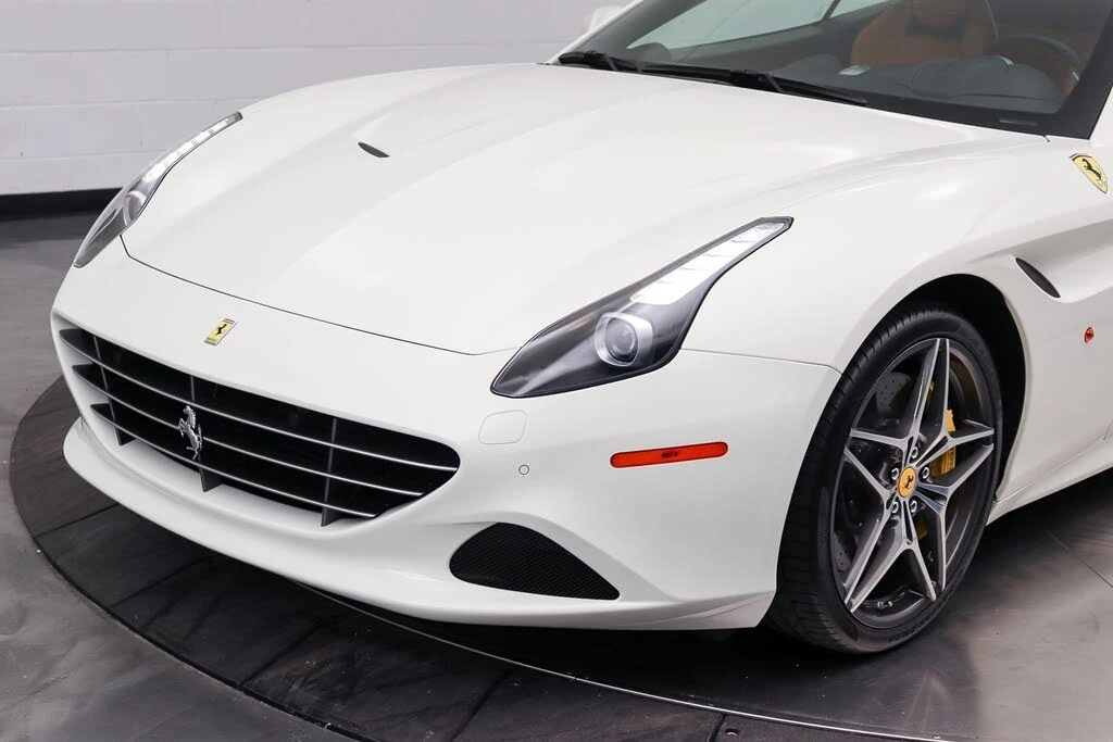 2017 Ferrari California T - Image 11 of 31