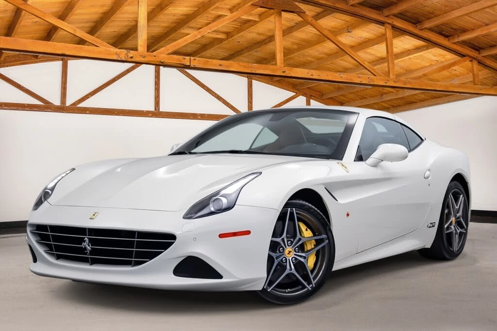 2017 Ferrari California T - Image 2 of 31