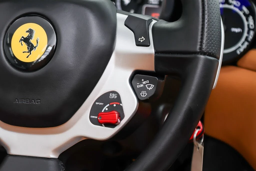 2017 Ferrari California T - Image 29 of 31