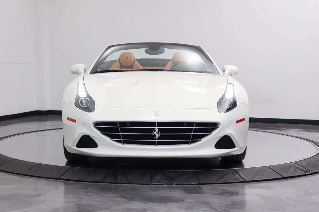 2017 Ferrari California T - Image 24 of 31