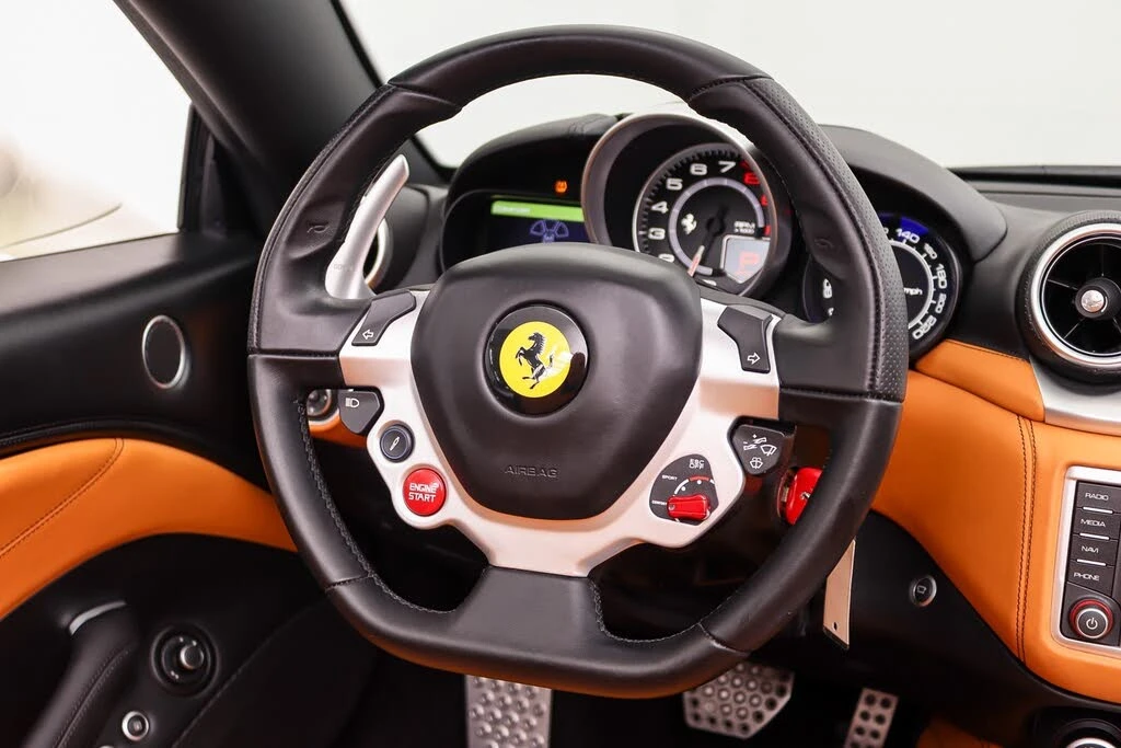 2017 Ferrari California T - Image 28 of 31