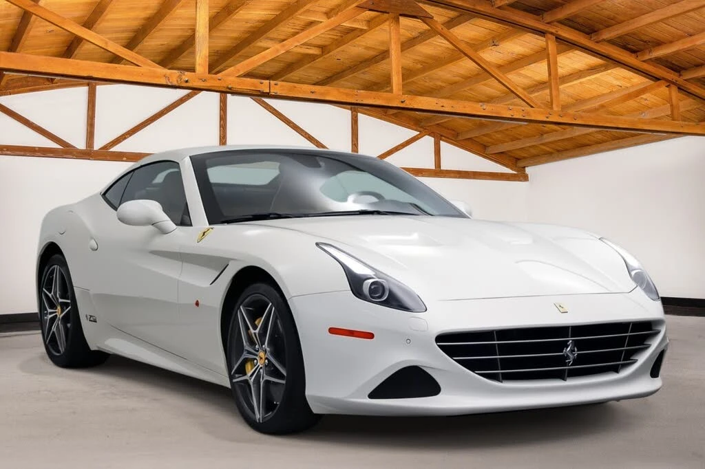 2017 Ferrari California T - Image 8 of 31