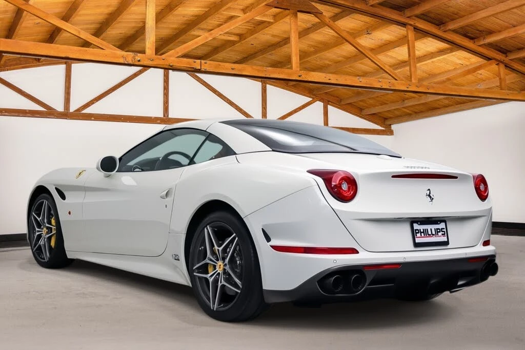 2017 Ferrari California T - Image 4 of 31