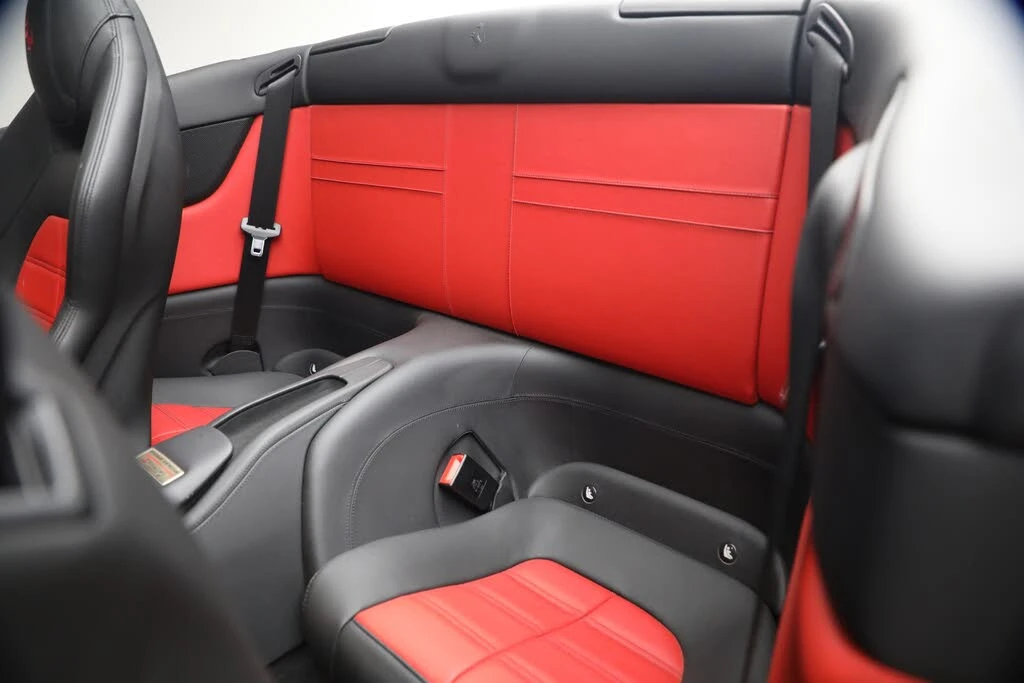 2017 Ferrari California T - Image 16 of 31
