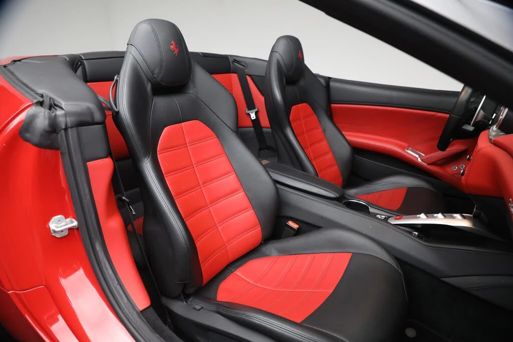 2017 Ferrari California T - Image 19 of 31